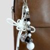 El Yapımı Beyaz Paracord ve Soğuk Kahve Figürlü Charm - Görsel 3