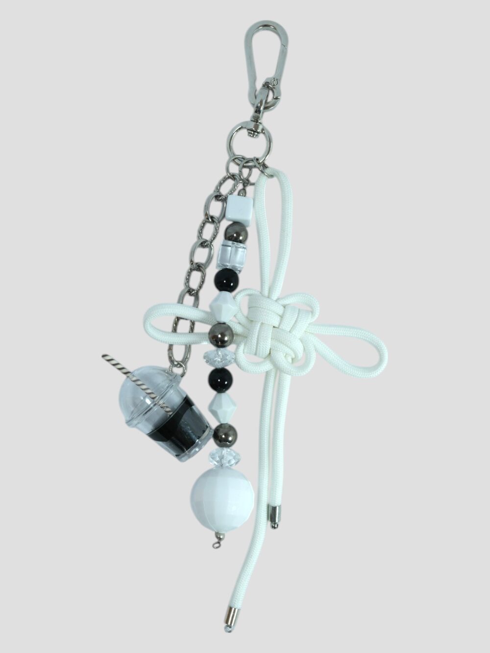El Yapımı Beyaz Paracord ve Soğuk Kahve Figürlü Charm - Görsel 2