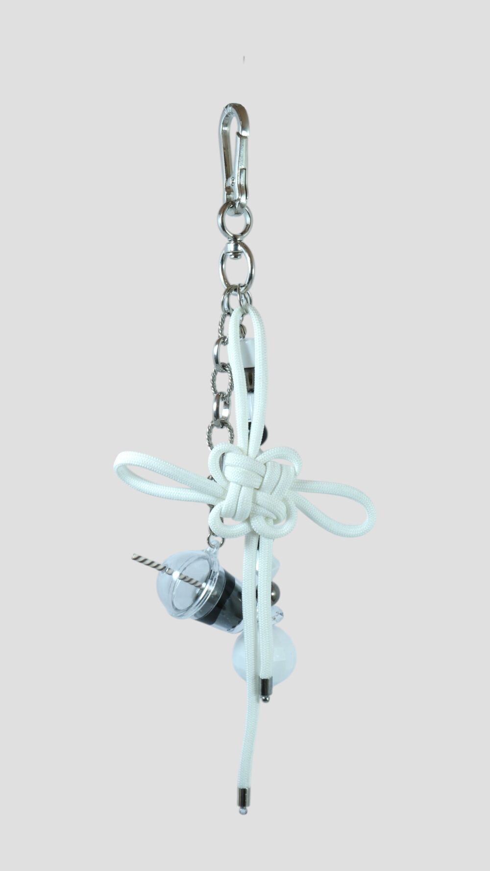 El Yapımı Beyaz Paracord ve Soğuk Kahve Figürlü Charm